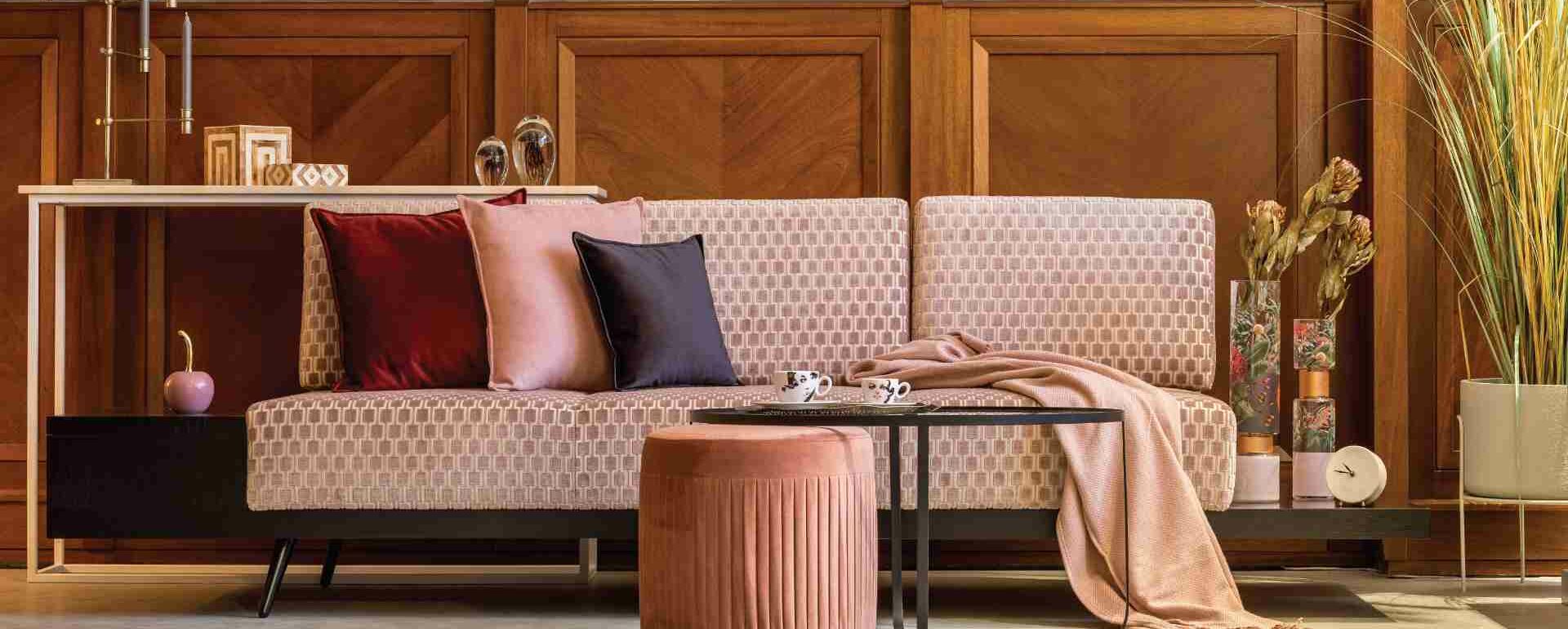 Photo d'un salon avec un canapé confortable